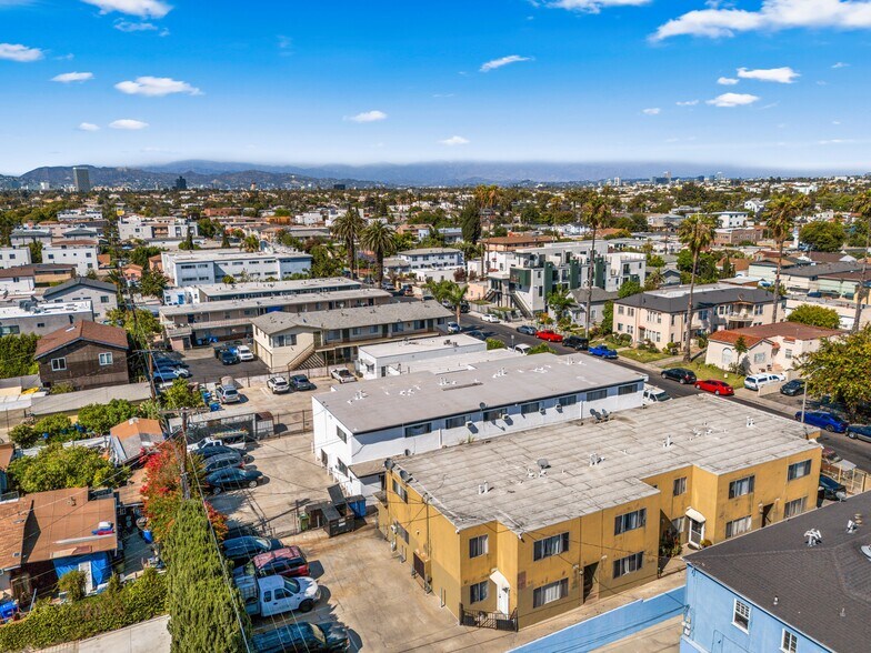 More Photos Of 2325 S Ridgeley Dr, Los Angeles Apartments For Sale