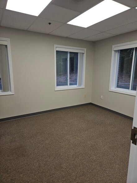 More Photos Of 118 Long Pond Rd, Plymouth Medical For Lease