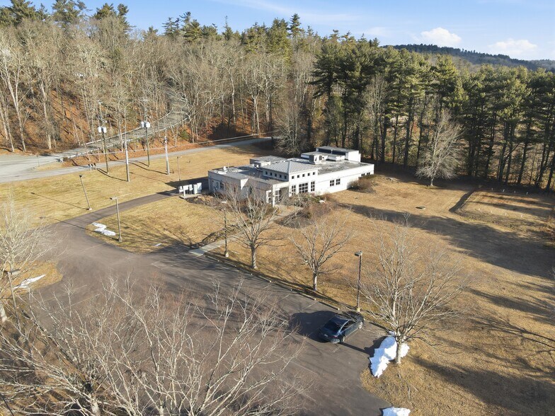More Photos Of 113 Pocono Dr, Milford Office For Sale
