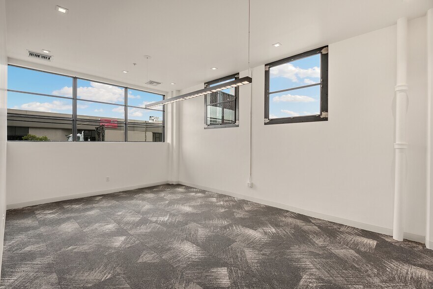 More Photos Of 730 Broadway, Redwood City Research And Development For Lease