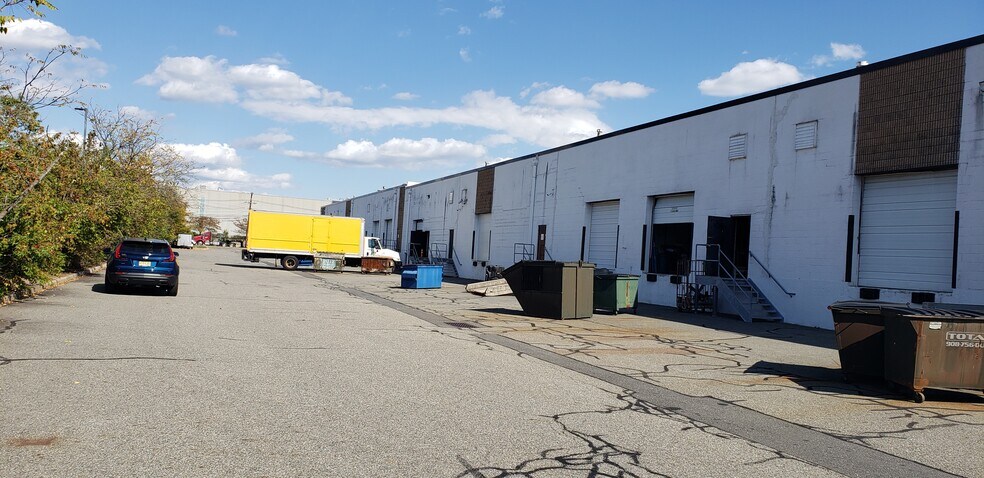 More Photos Of 3005 Hadley Rd, South Plainfield Flex For Lease