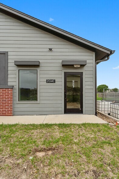 More Photos Of 11606 Westlock Dr, Tomball Medical For Sale