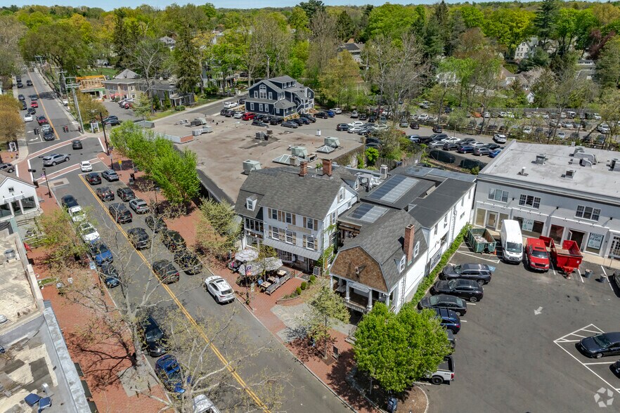 More Photos Of 146-154 Main St, Westport Freestanding For Lease