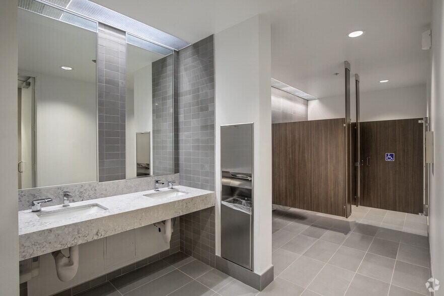 More Photos Of 3701 Pender Dr, Fairfax Office For Lease