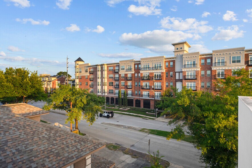 More Photos Of 1724 Richmond Ave, Houston Medical For Sale