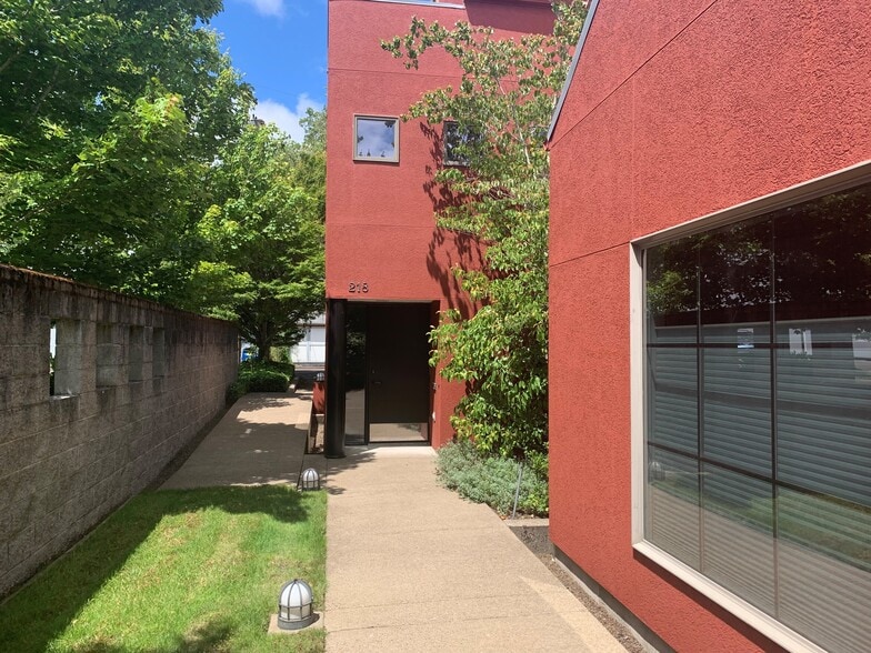 More Photos Of 216-220 NW 6th St, Corvallis Office For Lease