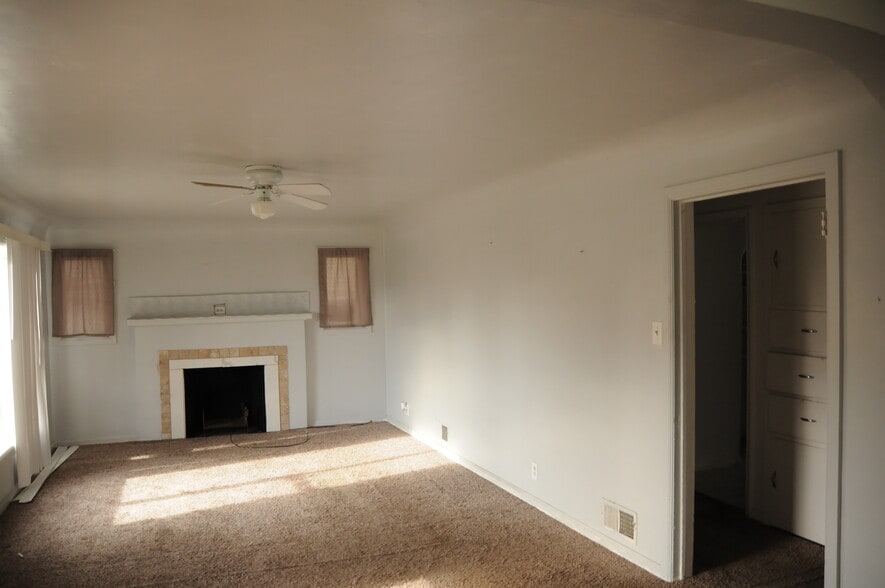 More Photos Of 2770 W 5400 S, Salt Lake City Flex For Sale
