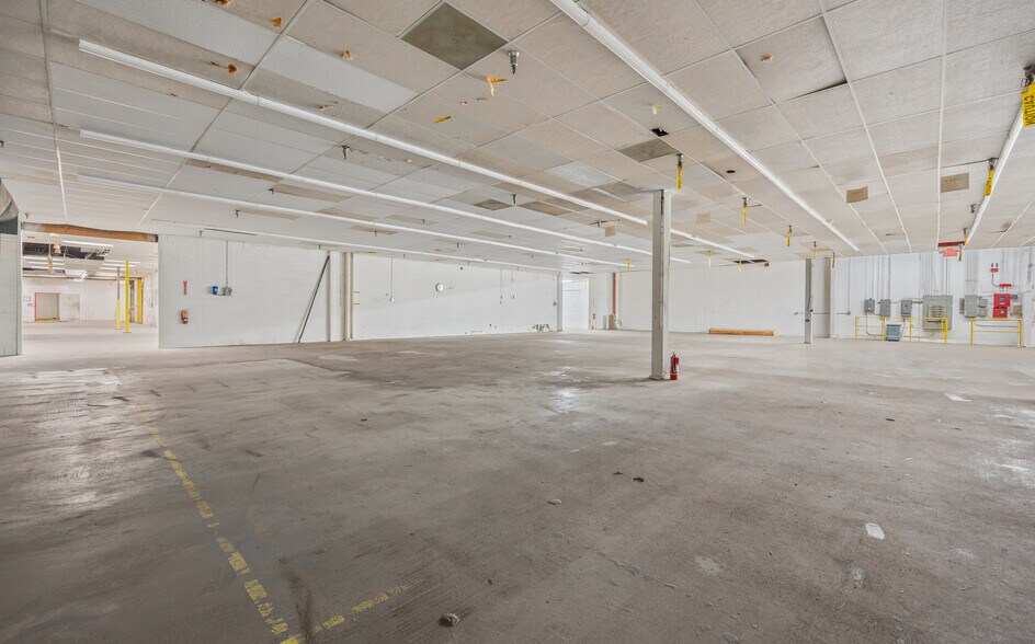 More Photos Of 380 Horace St, Bridgeport Manufacturing For Lease