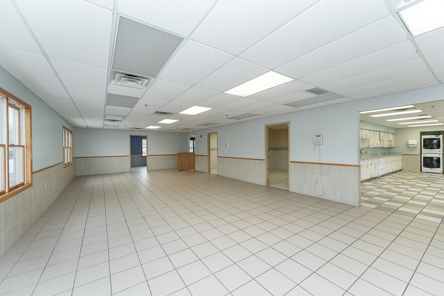 More Photos Of 202 5th St SE, Kasson Flex For Sale