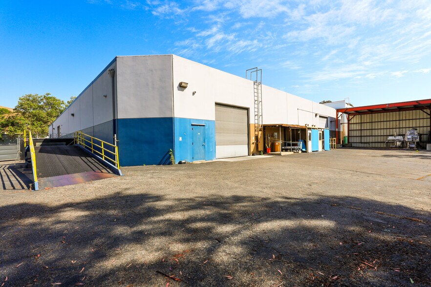 More Photos Of 3215 Producer Way, Pomona Warehouse For Lease