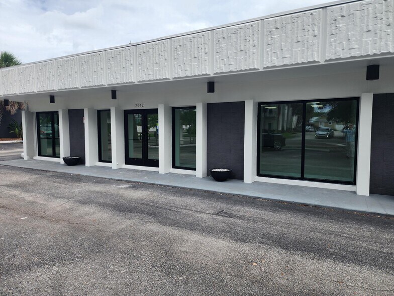 More Photos Of 2942-2958 1st Ave N, Saint Petersburg Office For Lease
