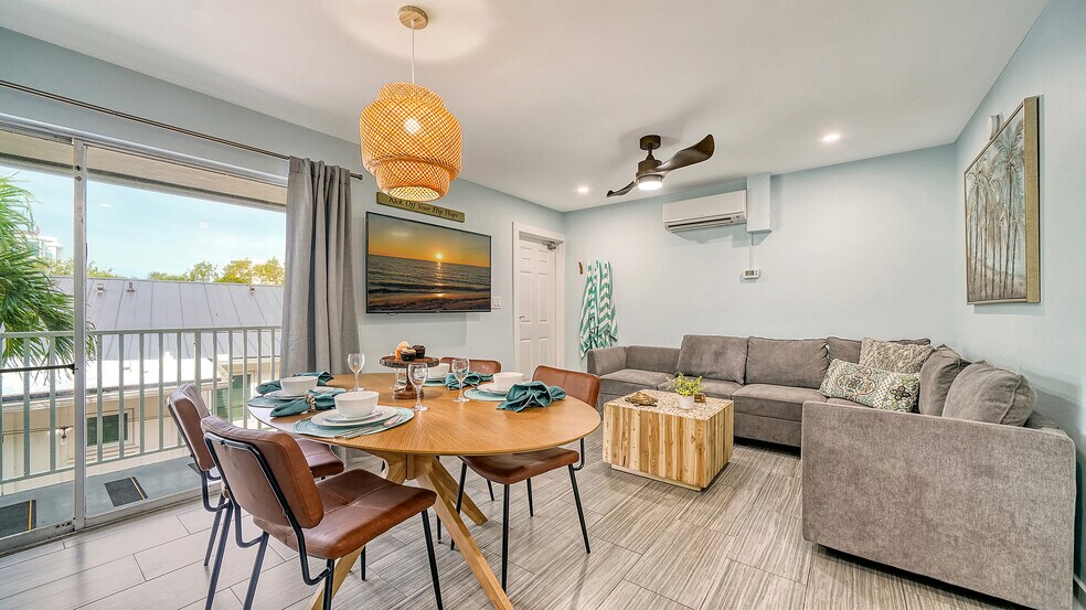 More Photos Of 104 Avenida Veneccia, Siesta Key Multifamily For Sale