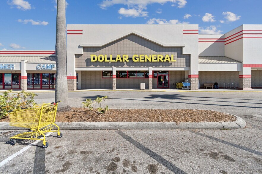 More Photos Of 5165-5261 33rd St E, Bradenton Storefront For Sale