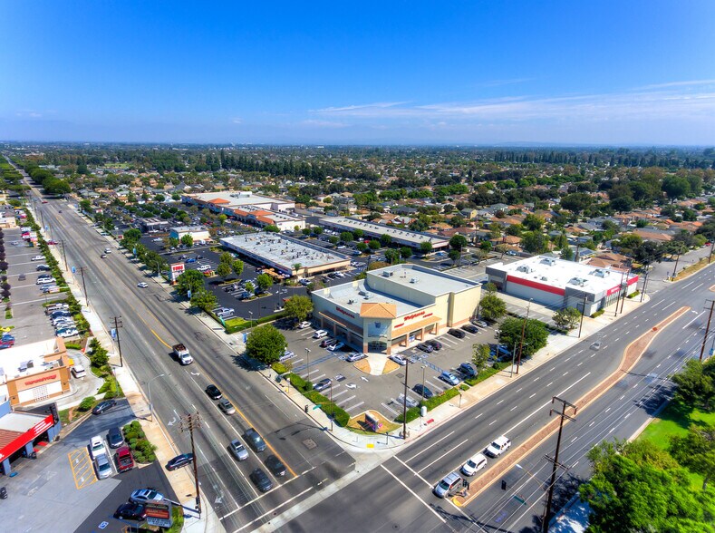 More Photos Of 4126-4280 Woodruff Ave, Lakewood Unknown For Lease