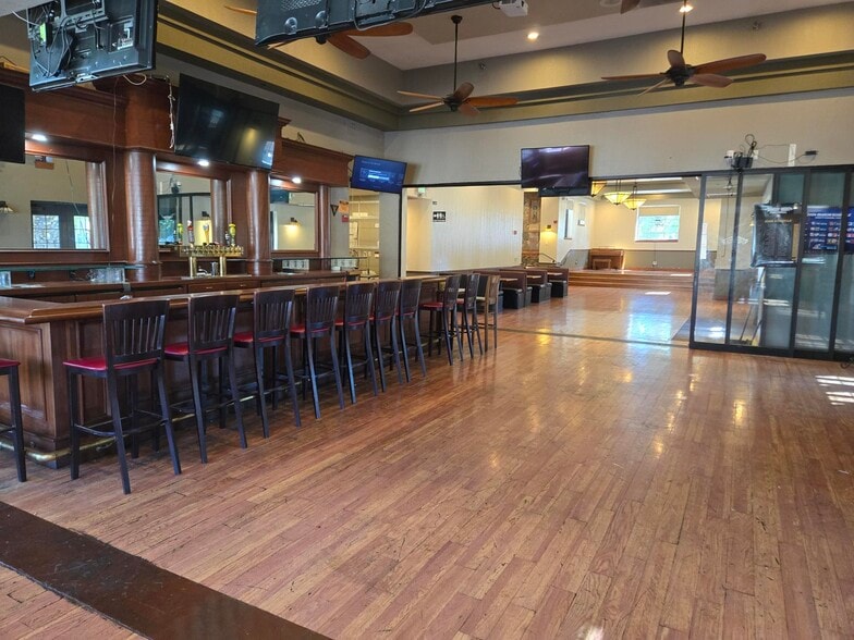 More Photos Of 1848 Portola Ave, Livermore Restaurant For Lease