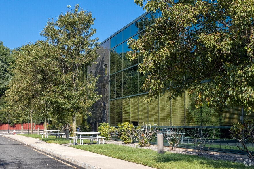 More Photos Of 195 Route 9 S, Manalapan Township Office For Lease