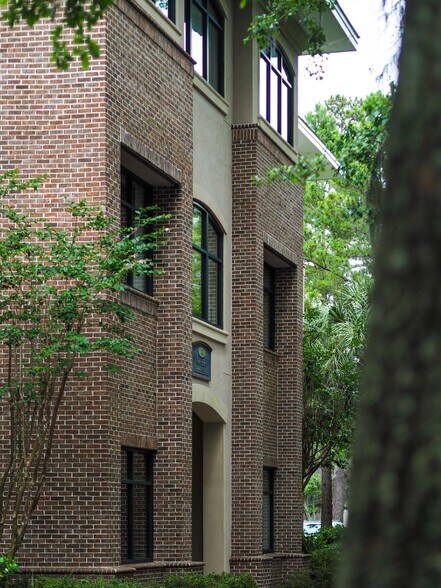 More Photos Of 7 Arley Way, Bluffton Medical For Lease