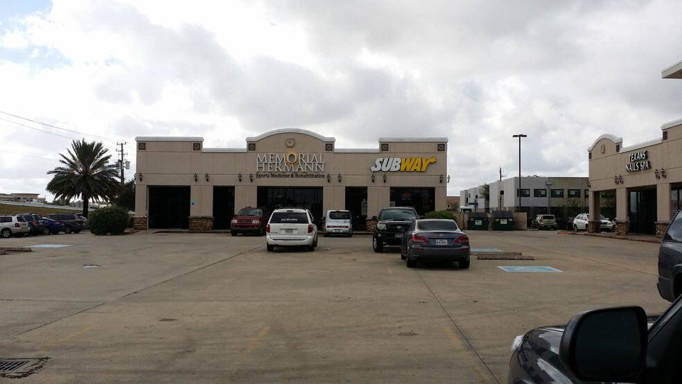 More Photos Of 4802 S Sam Houston Pky, Houston Unknown For Lease