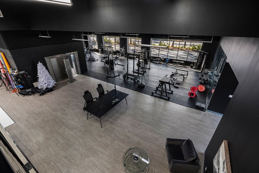 More Photos Of 18401 US Highway 19 N, Clearwater Office For Sale