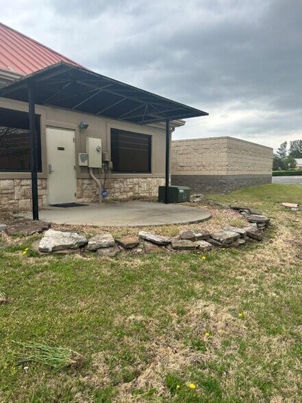 More Photos Of 301 SW 16th St, Bentonville Medical For Sale