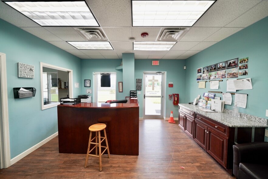 More Photos Of 21 North St, Hartly General Retail For Sale
