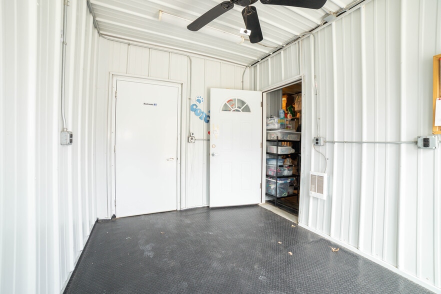 More Photos Of 102 Grove St, Chicopee Veterinarian Kennel For Sale