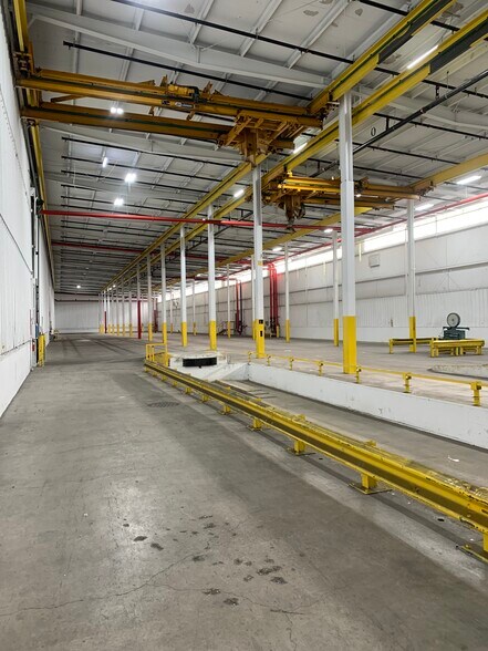 More Photos Of 1220 W Fulton St, Edgerton Warehouse For Lease