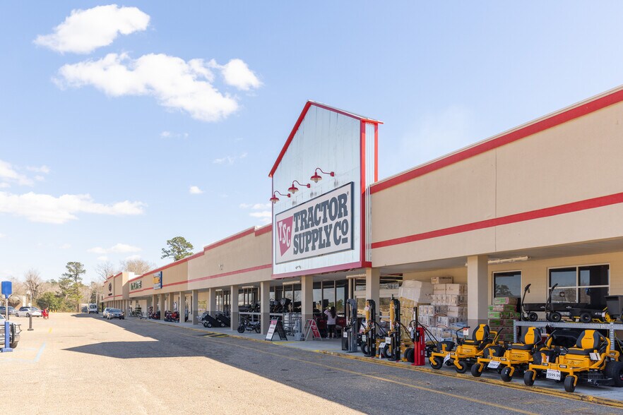 More Photos Of 11510 Columbia St, Blakely Storefront For Sale