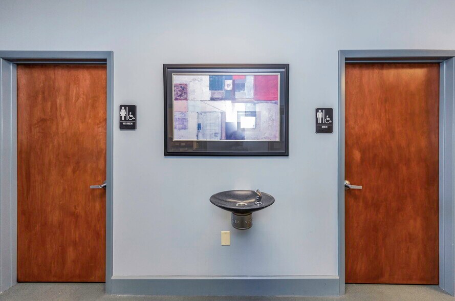 More Photos Of 2346 Drew St, Clearwater Office For Sale