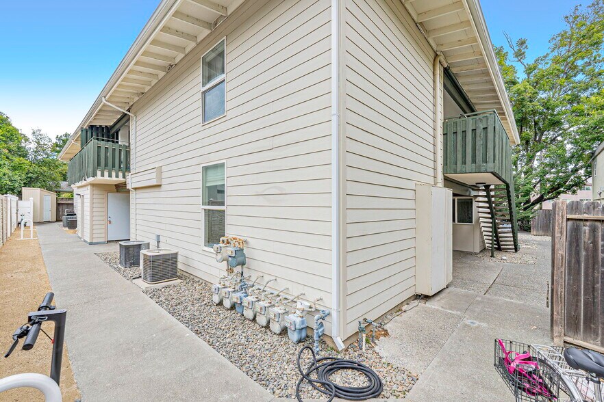 More Photos Of 240 2nd St, Davis Apartments For Sale