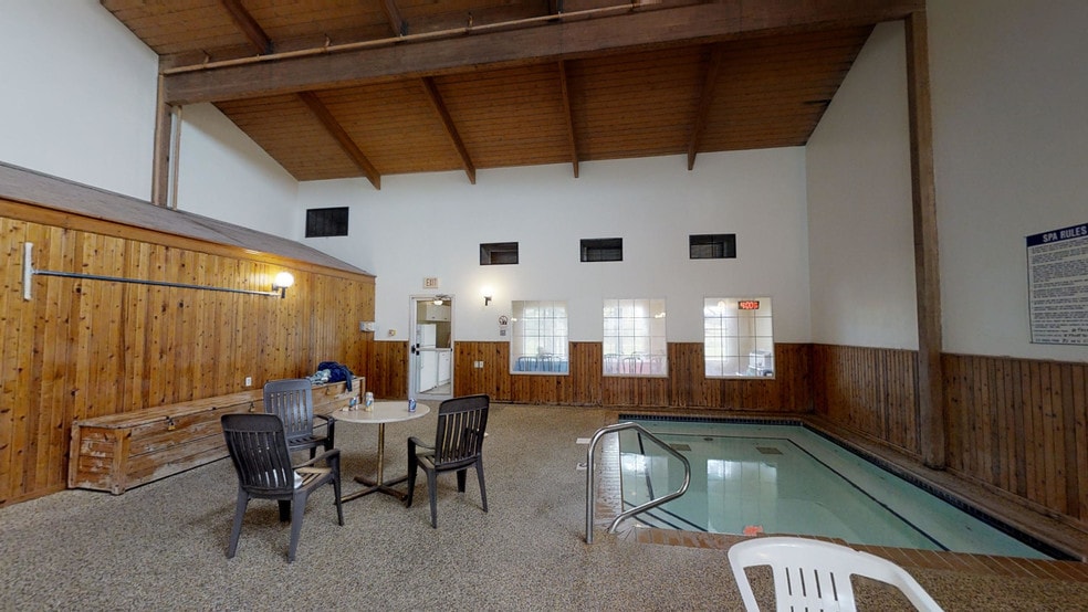 More Photos Of 960 2nd St NW, Aitkin Hotel For Sale