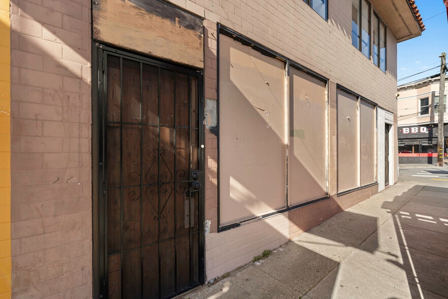 More Photos Of 900-910 Clement St, San Francisco Storefront Retail Office For Lease