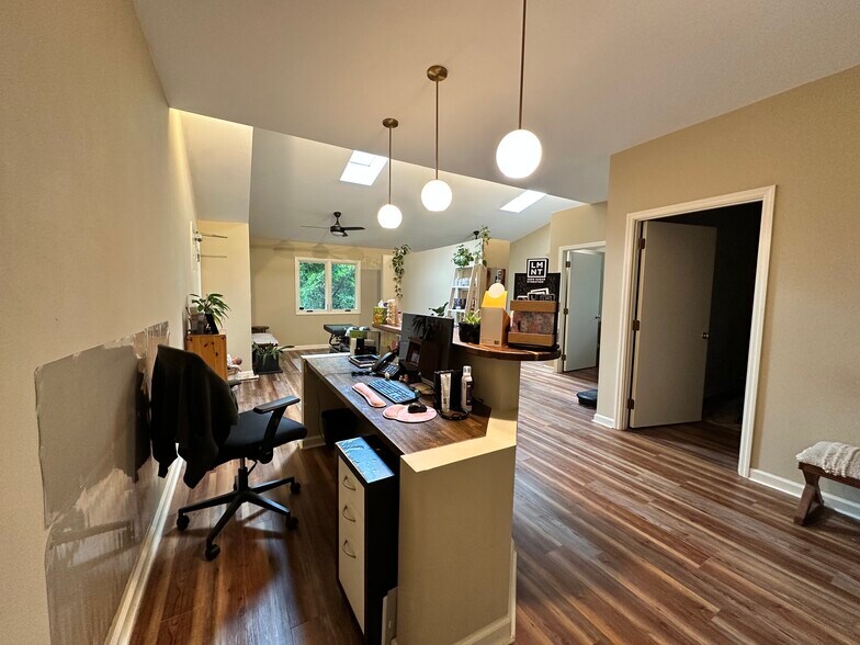 More Photos Of 2080 Prince Ave, Athens Medical For Lease