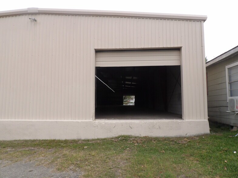 More Photos Of 1812 Wayside Dr, Houston Distribution For Lease
