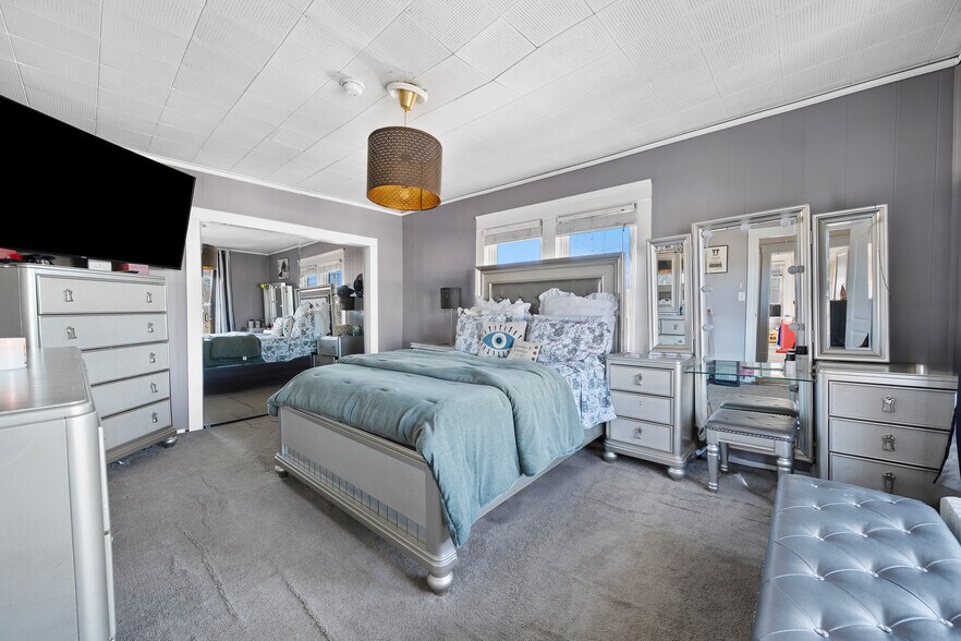 More Photos Of 70 Park Ave, Bay Shore Multifamily For Sale