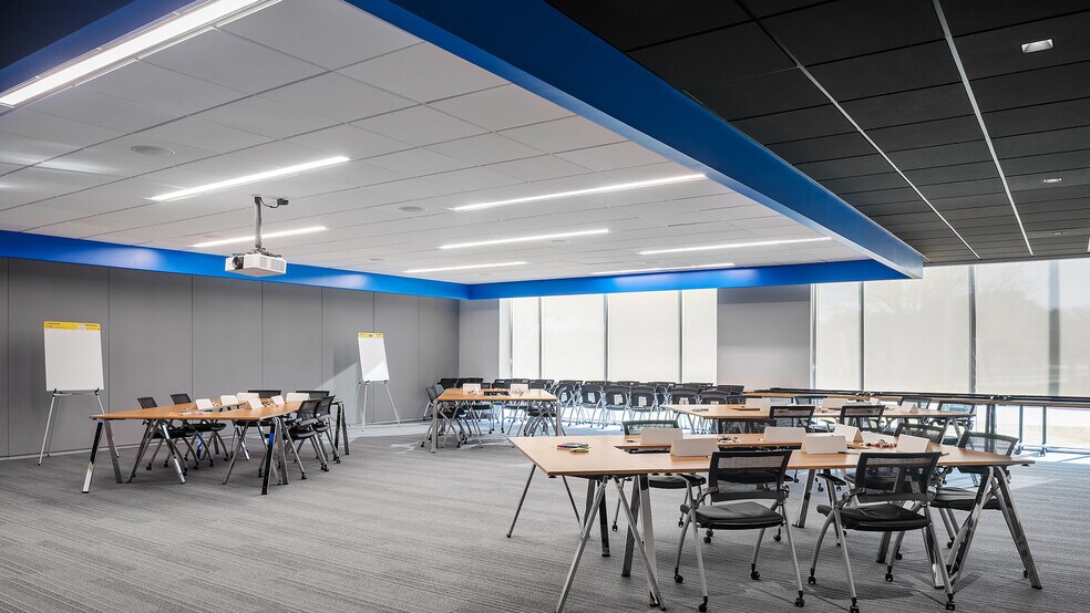 More Photos Of 2941 S Lake Vista Dr, Lewisville Office For Sale