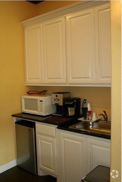 More Photos Of 3604 S Cooper St, Arlington Office For Lease