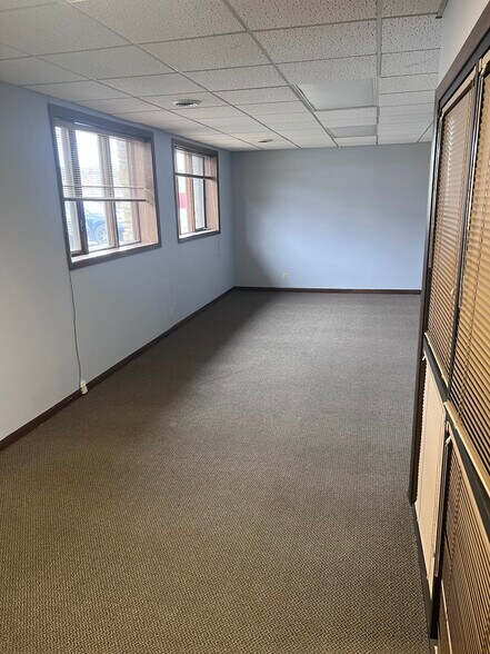 More Photos Of 225-227 Southwind Pl, Manhattan Office For Lease