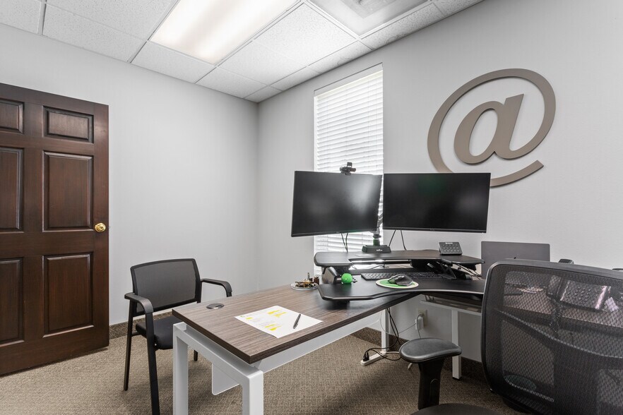 More Photos Of 17734 Preston Rd, Dallas Office For Sale