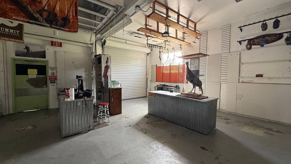 More Photos Of 306 S Main St, Chiefland General Retail For Sale