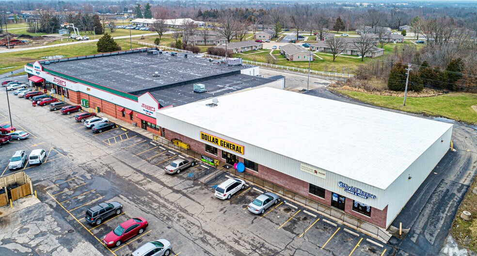 More Photos Of 1978-1990 N Bluff St, Fulton Storefront For Lease