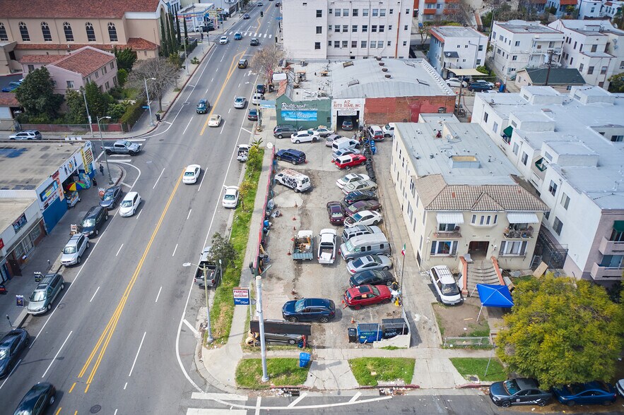 More Photos Of 4067-4075 1/2 Beverly Blvd, Los Angeles Storefront For Sale