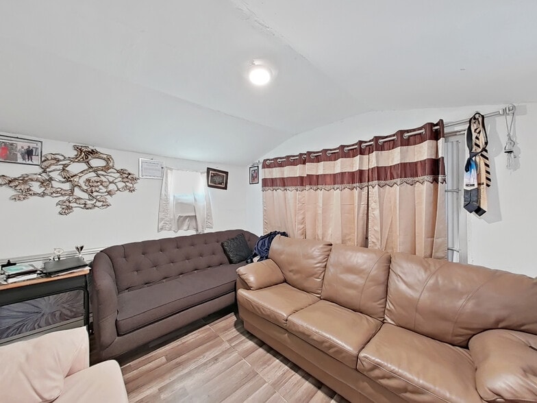 More Photos Of 3201 E Genessee St, Tampa Religious Facility For Sale