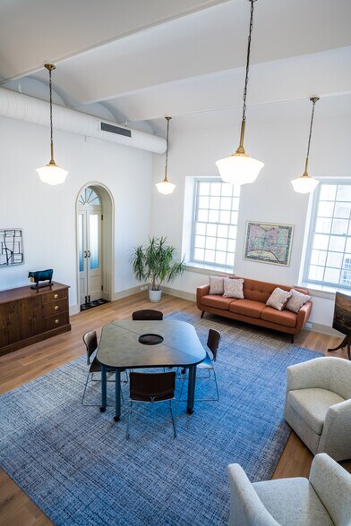More Photos Of 226 Walnut St, Philadelphia Loft Creative Space For Lease