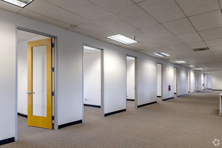 More Photos Of 3200 Patrick Henry Dr, Santa Clara Research And Development For Lease