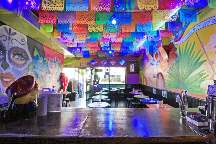 More Photos Of 146 Knickerbocker Ave, Brooklyn Storefront Retail Residential For Lease