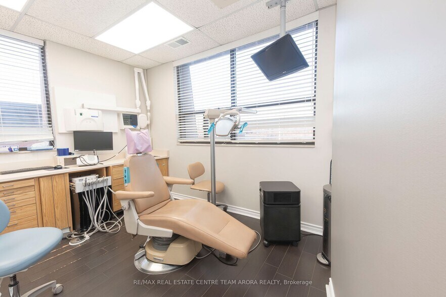 More Photos Of 3173 Erindale Station Rd, Mississauga Medical For Sale