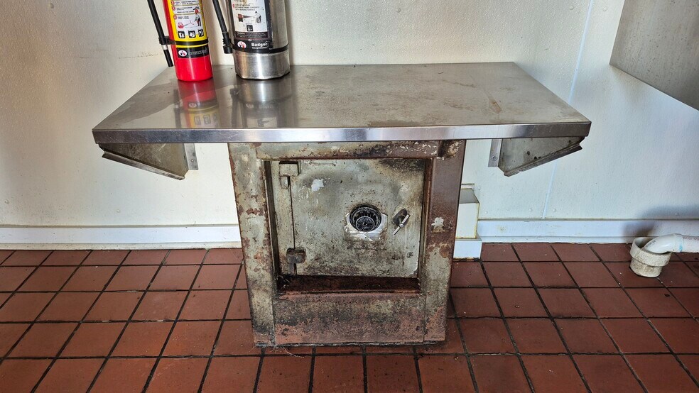 More Photos Of 1105 N Bragg Blvd, Spring Lake Fast Food For Sale