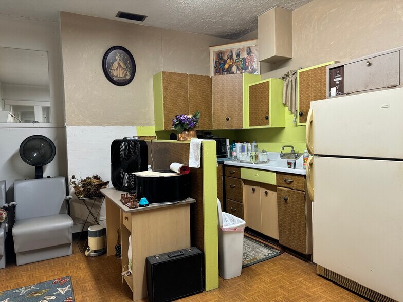 More Photos Of 458 Dauphin Island Pky, Mobile Freestanding For Sale