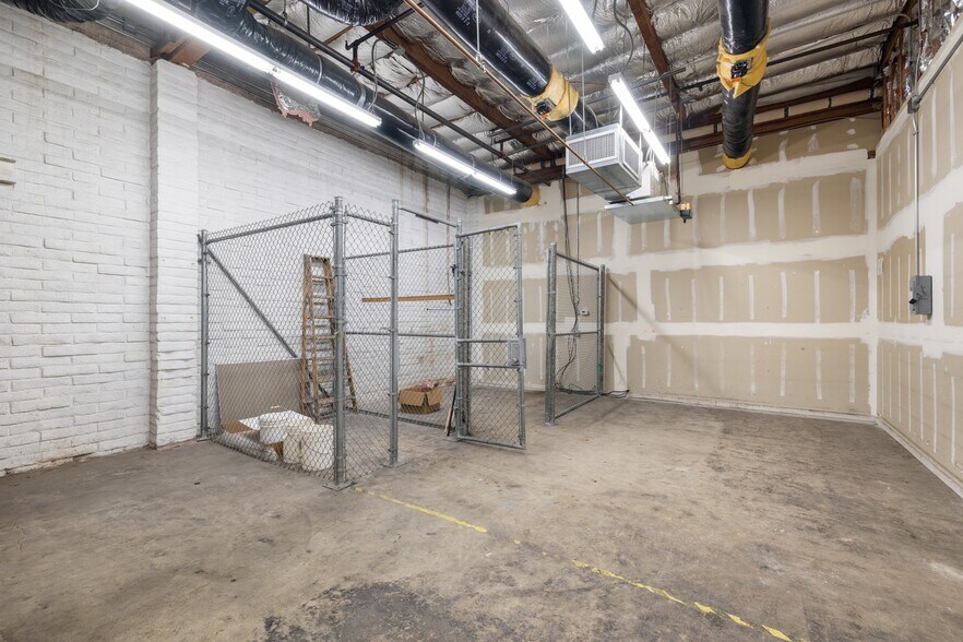 More Photos Of 33641 Mission Blvd, Union City Freestanding For Sale